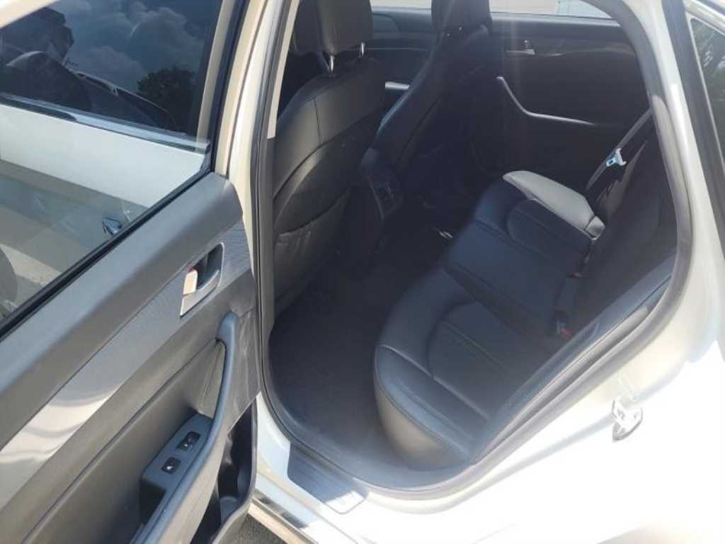 HYUNDAI Sonata - Vista 4