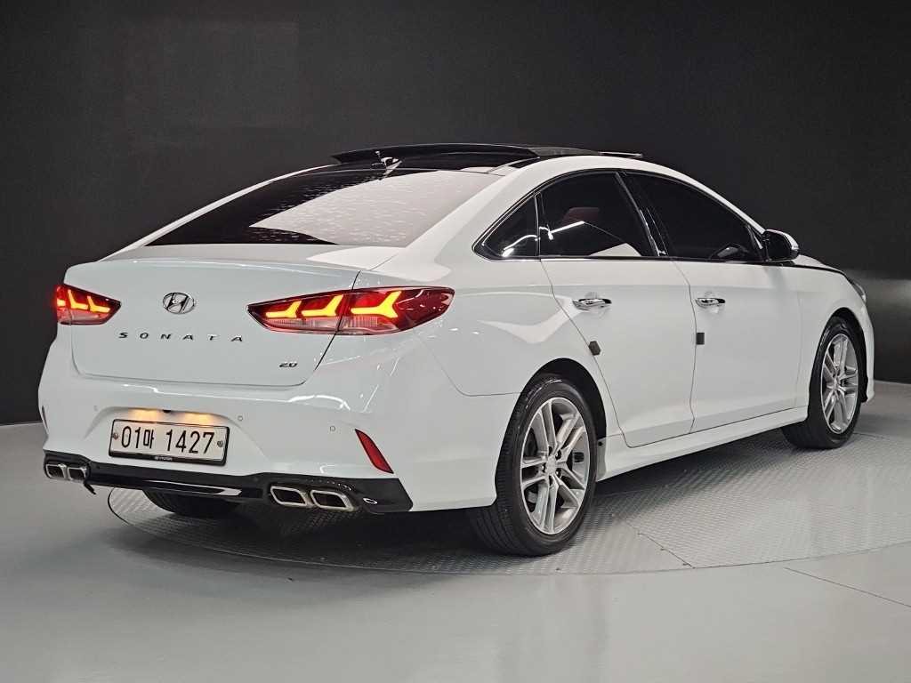HYUNDAI Sonata - Vista 4