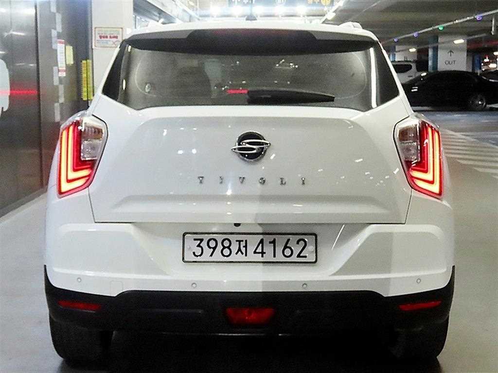 Ssangyong Tivoli - Vista 5