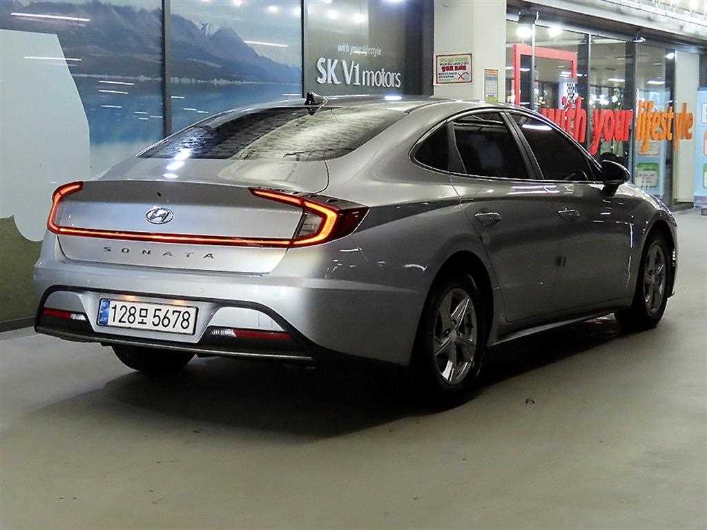 HYUNDAI Sonata - Vista 4