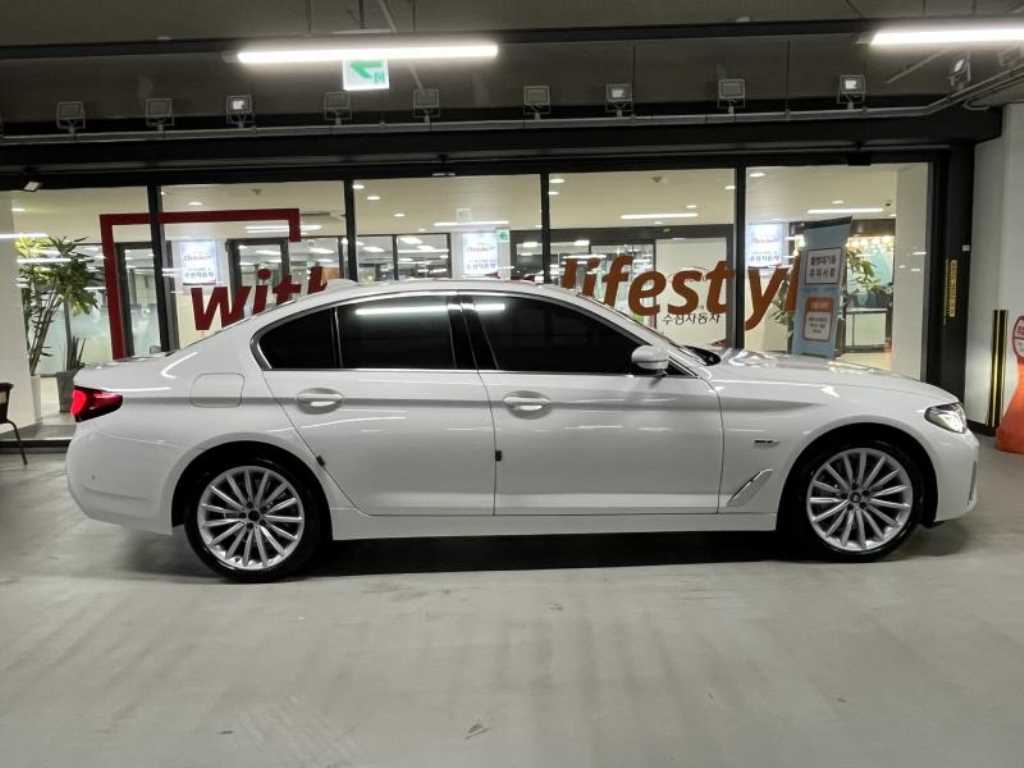 BMW 5 Series - Vista 5