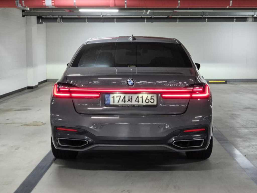 BMW 7 Series - Vista 4
