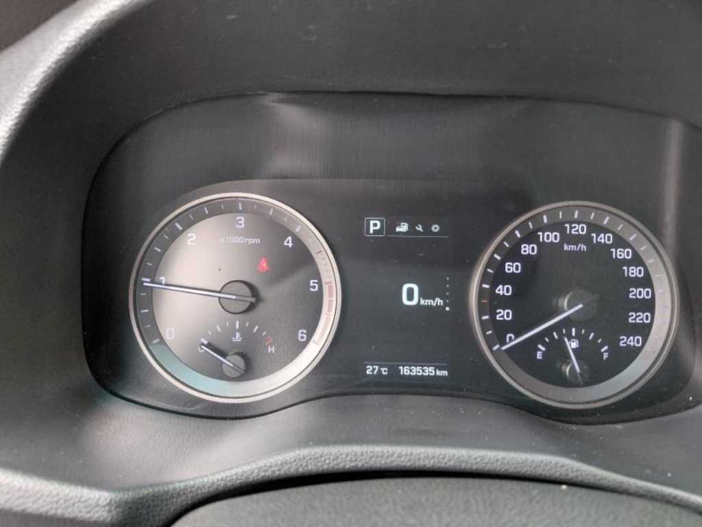 HYUNDAI Tucson - Vista 5