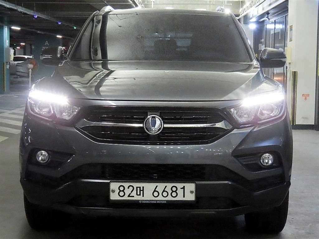 KGM 렉스턴 4WD 디젤 2.2 프레스티지 사진 2/20