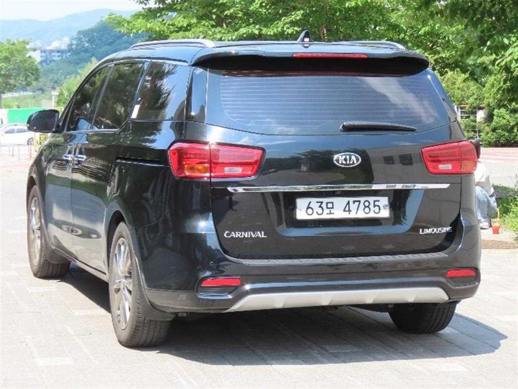 KIA Carnival - Vista 4
