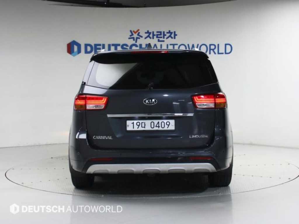 KIA Carnival - Vista 4