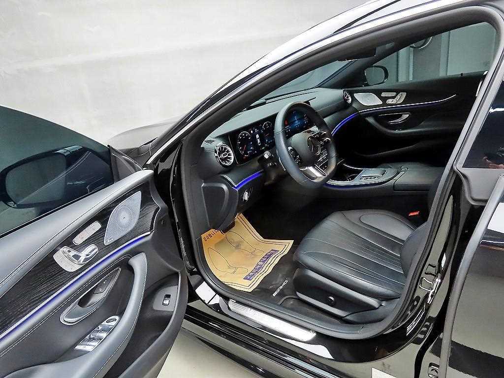 Mercedes Benz CLS Class - Vista 5