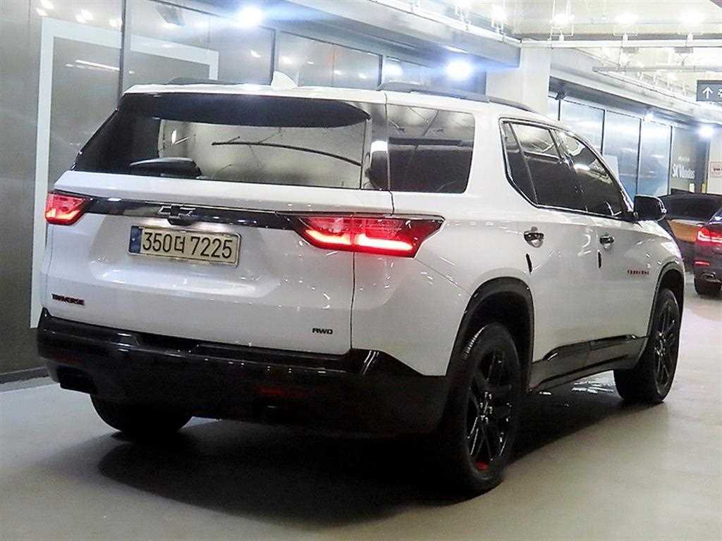 Chevrolet Travers - Vista 4