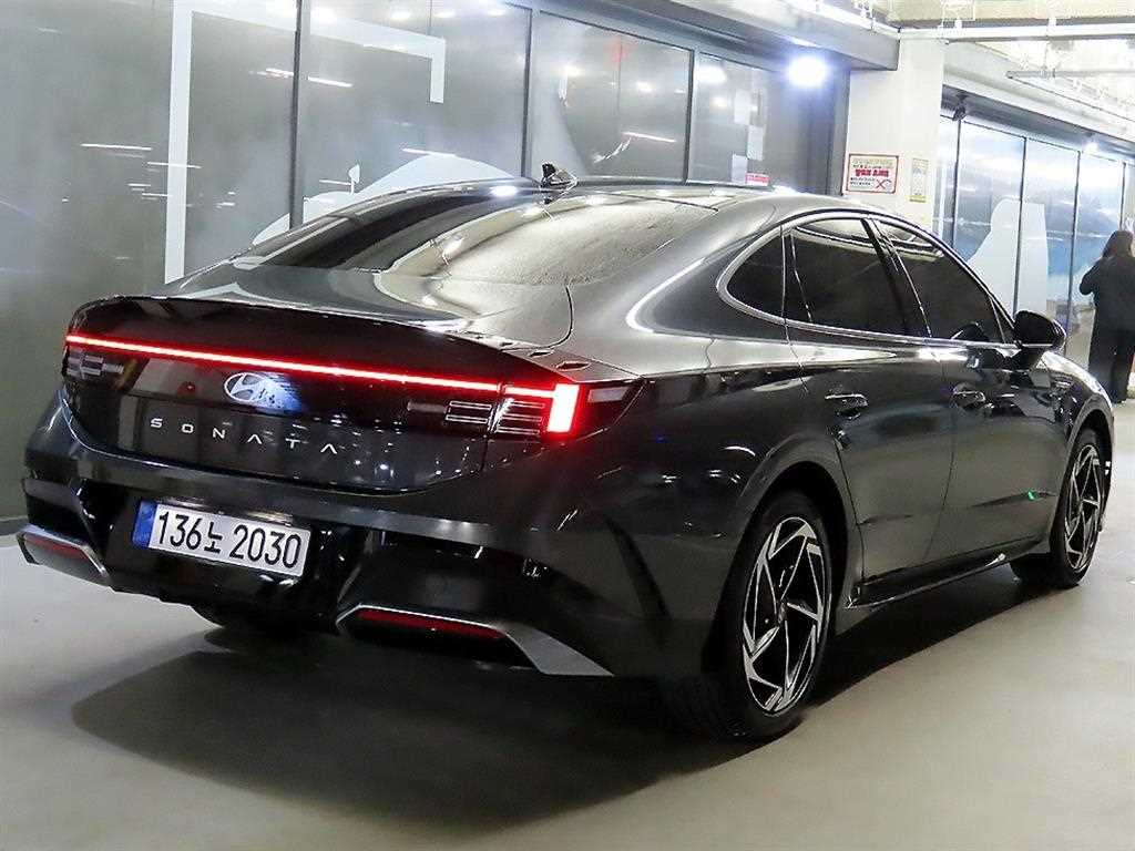 HYUNDAI Sonata - Vista 4