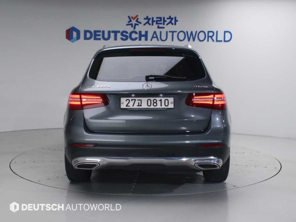 Mercedes Benz GLC Class - Vista 4
