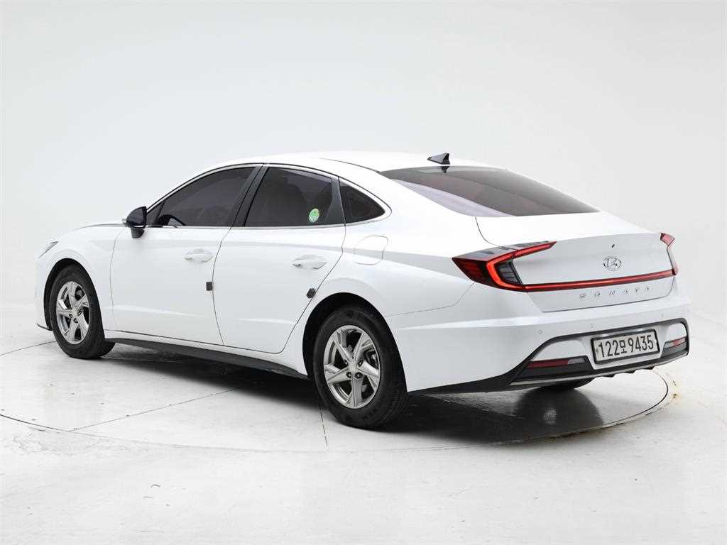 HYUNDAI Sonata - Vista 4