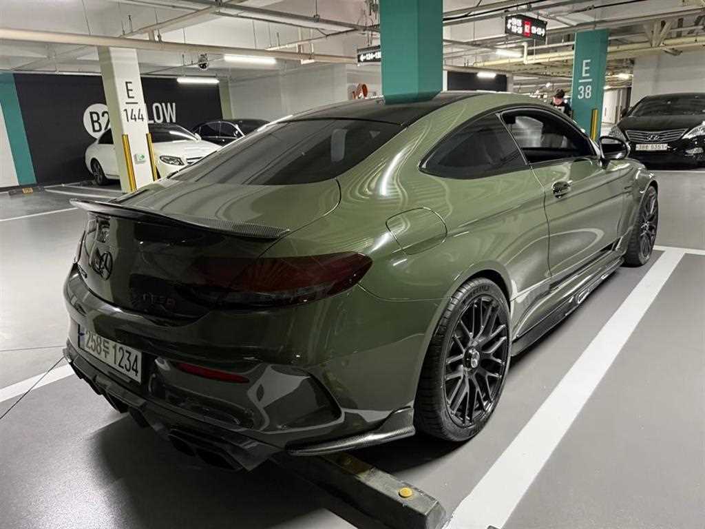Mercedes Benz C Class - Vista 5