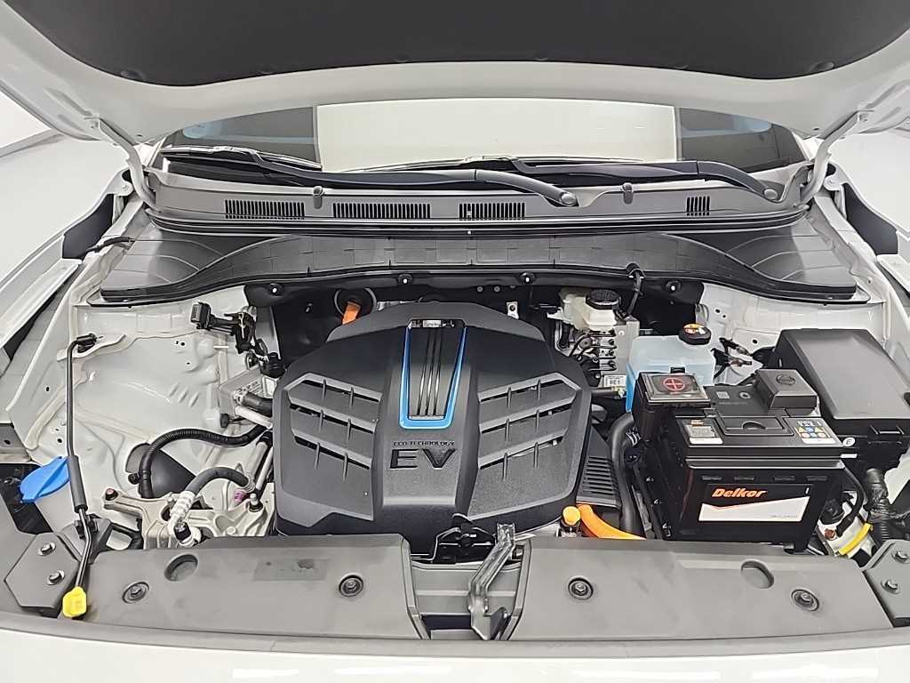 HYUNDAI Kona - Vista 5