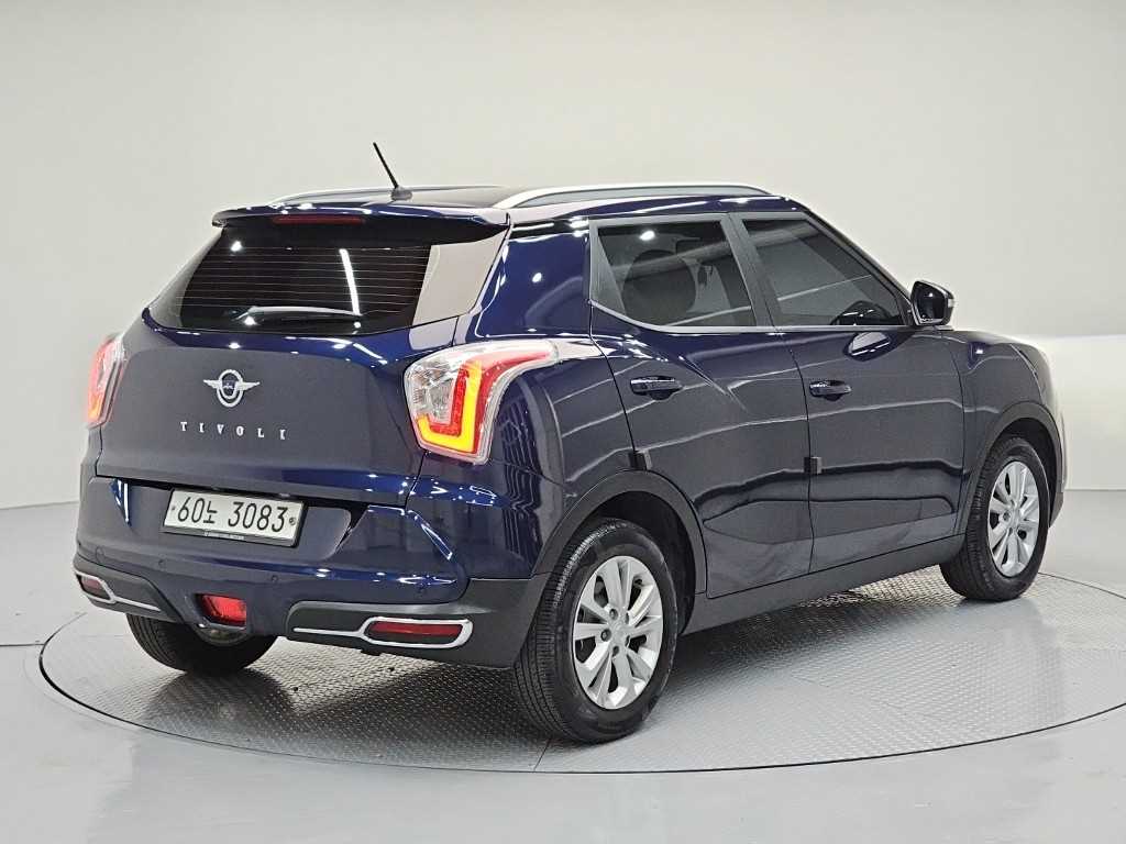 Ssangyong Tivoli - Vista 4