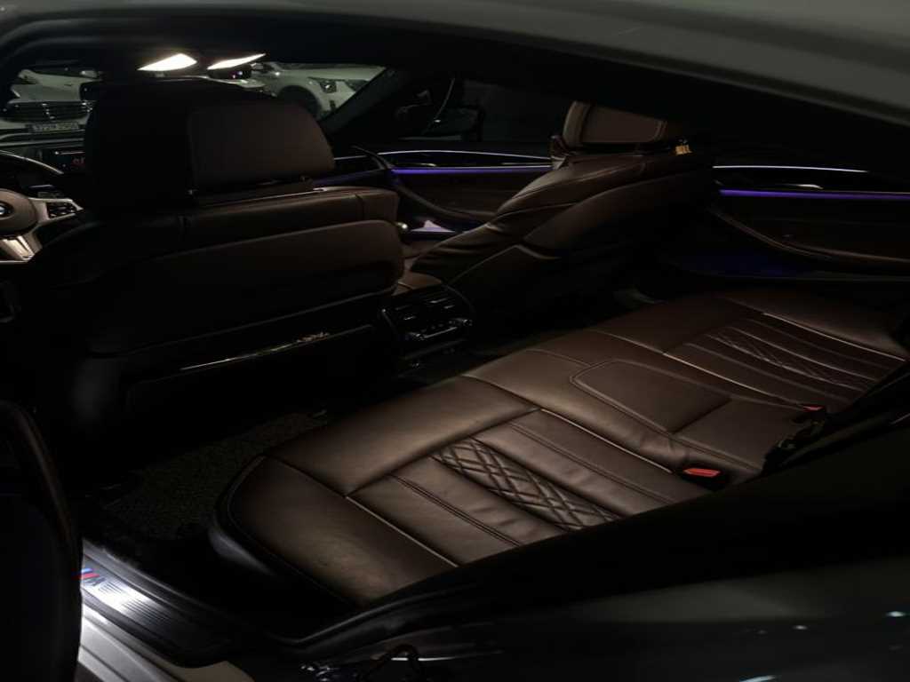 BMW 5 Series - Vista 4