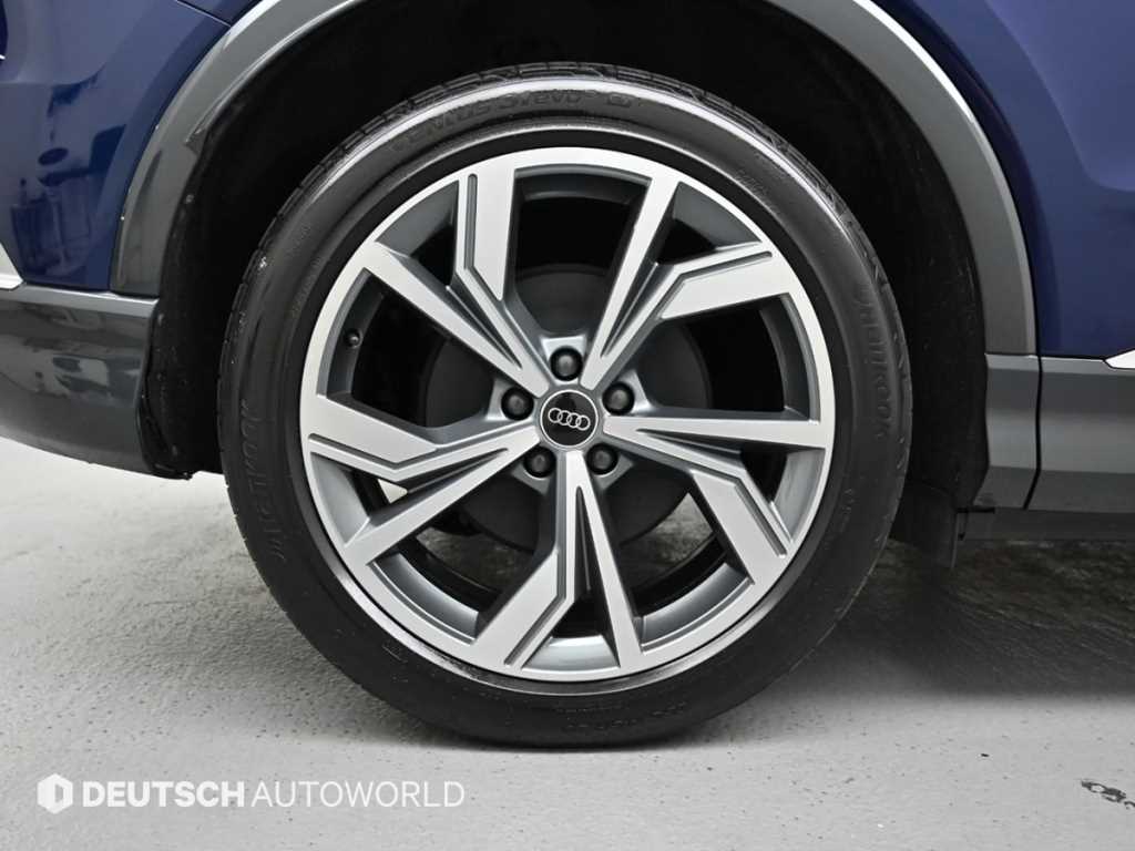 Audi Q4 - Vista 5