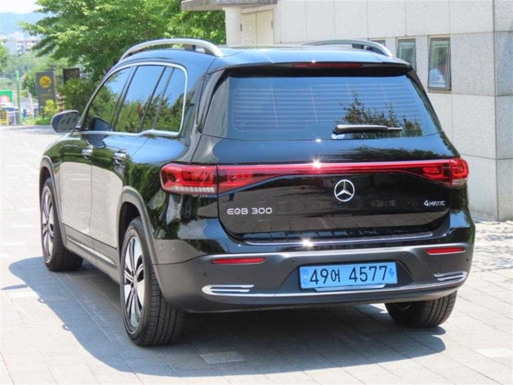 Mercedes Benz EQB - Vista 4