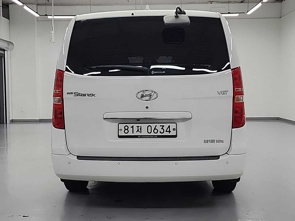 HYUNDAI Starex - Vista 4