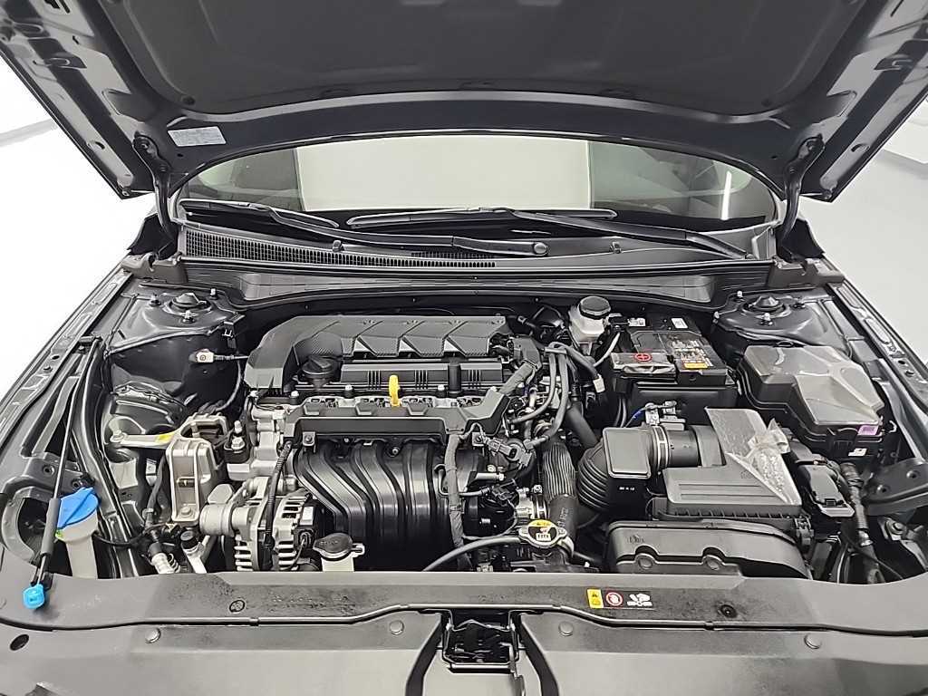 HYUNDAI Avante - Vista 5
