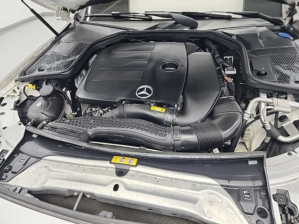 Mercedes Benz C Class - Vista 5