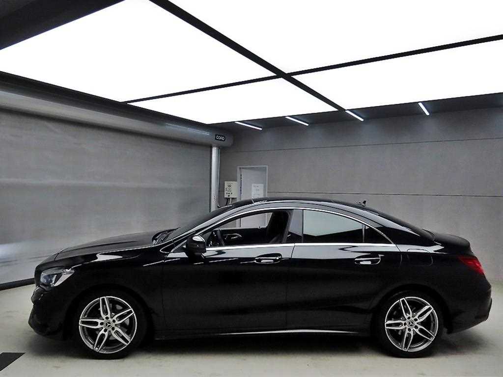 Mercedes Benz CLA Class - Vista 4