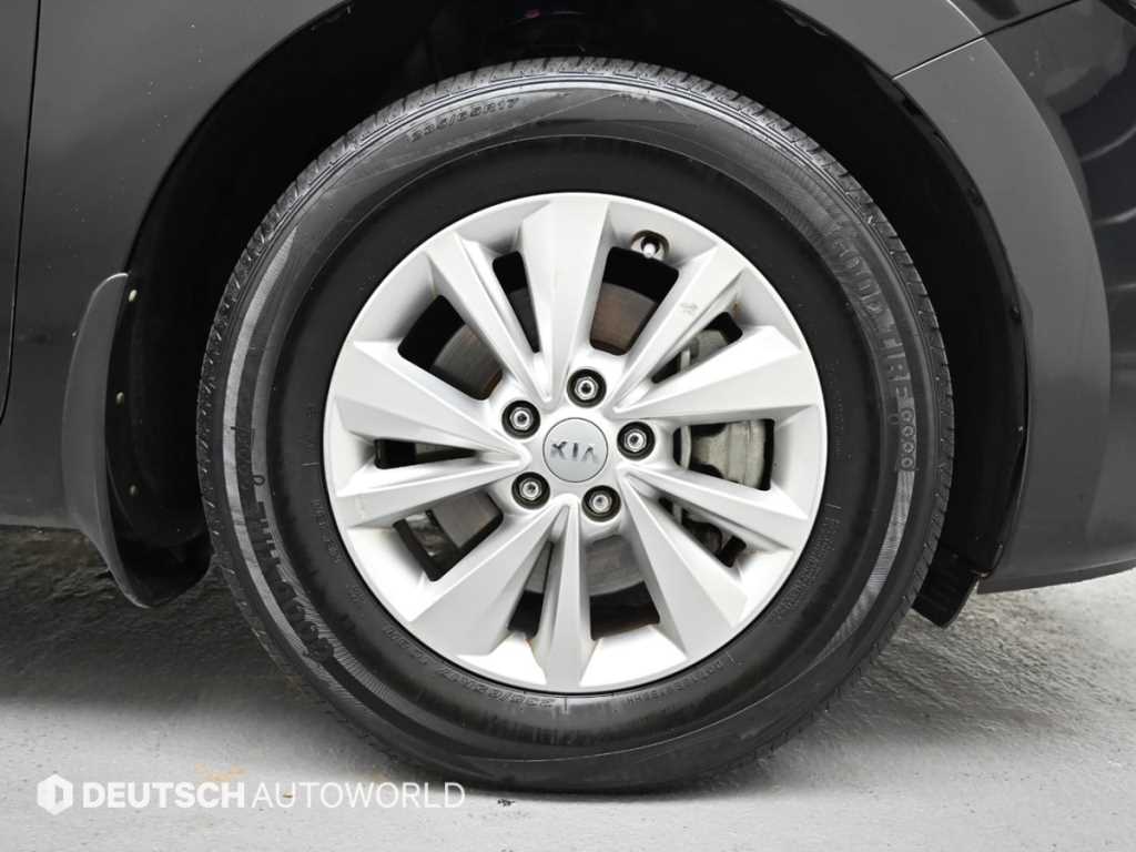 KIA Carnival - Vista 5