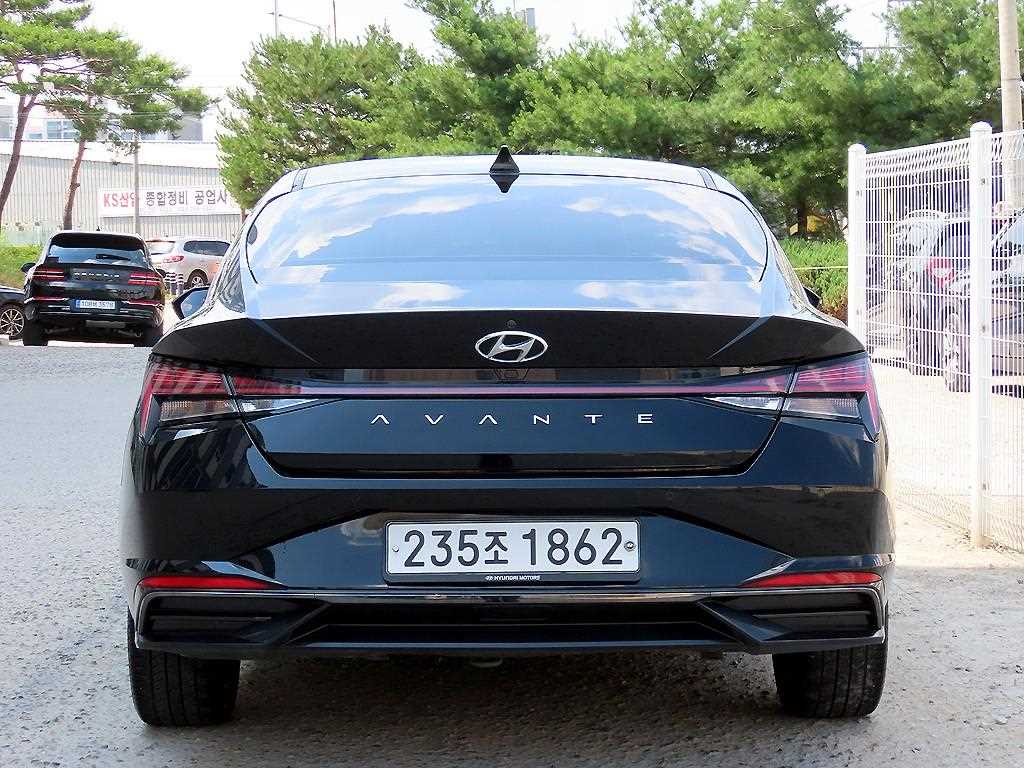 HYUNDAI Avante - Vista 4