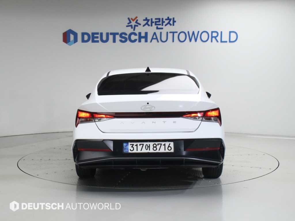 HYUNDAI Avante - Vista 4