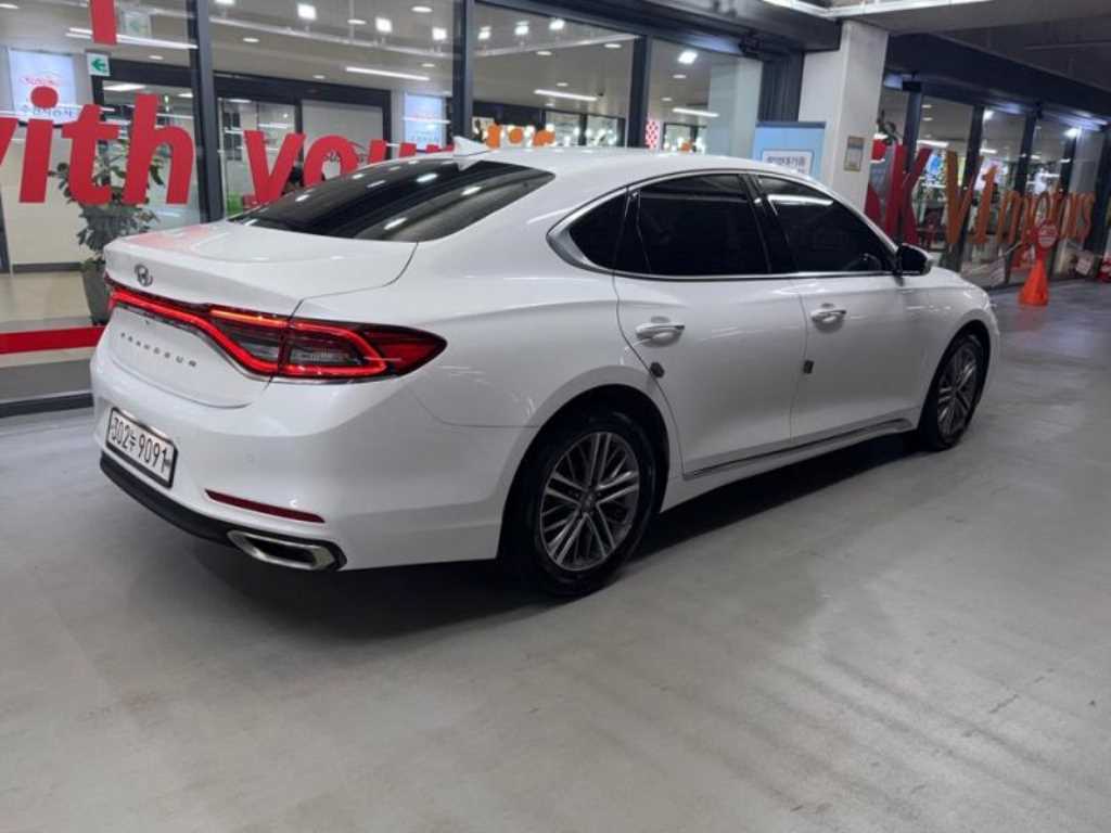 HYUNDAI Grandeur - Vista 4