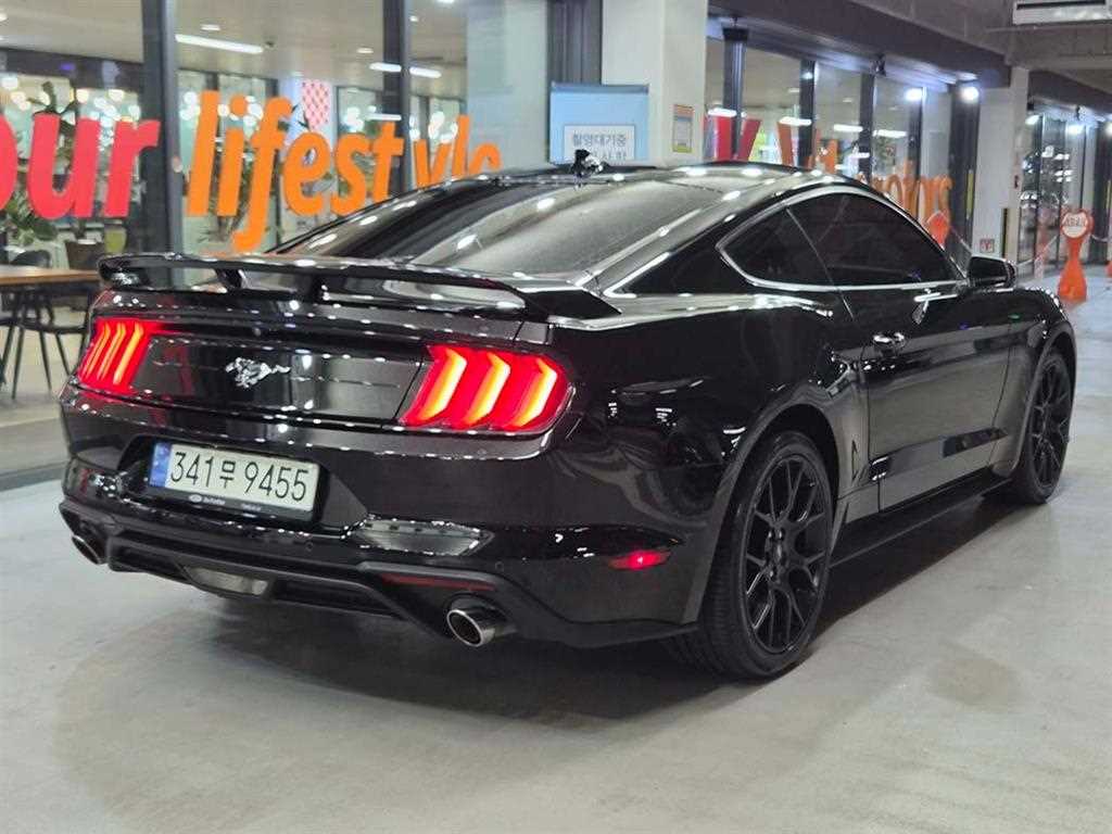Ford Mustang - Vista 4