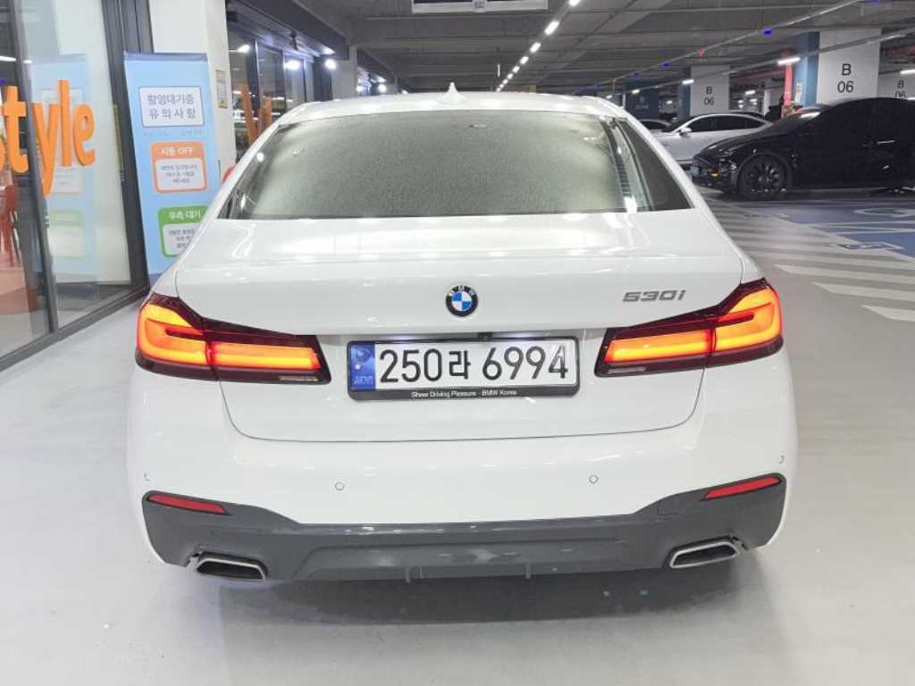 BMW 5 Series - Vista 5