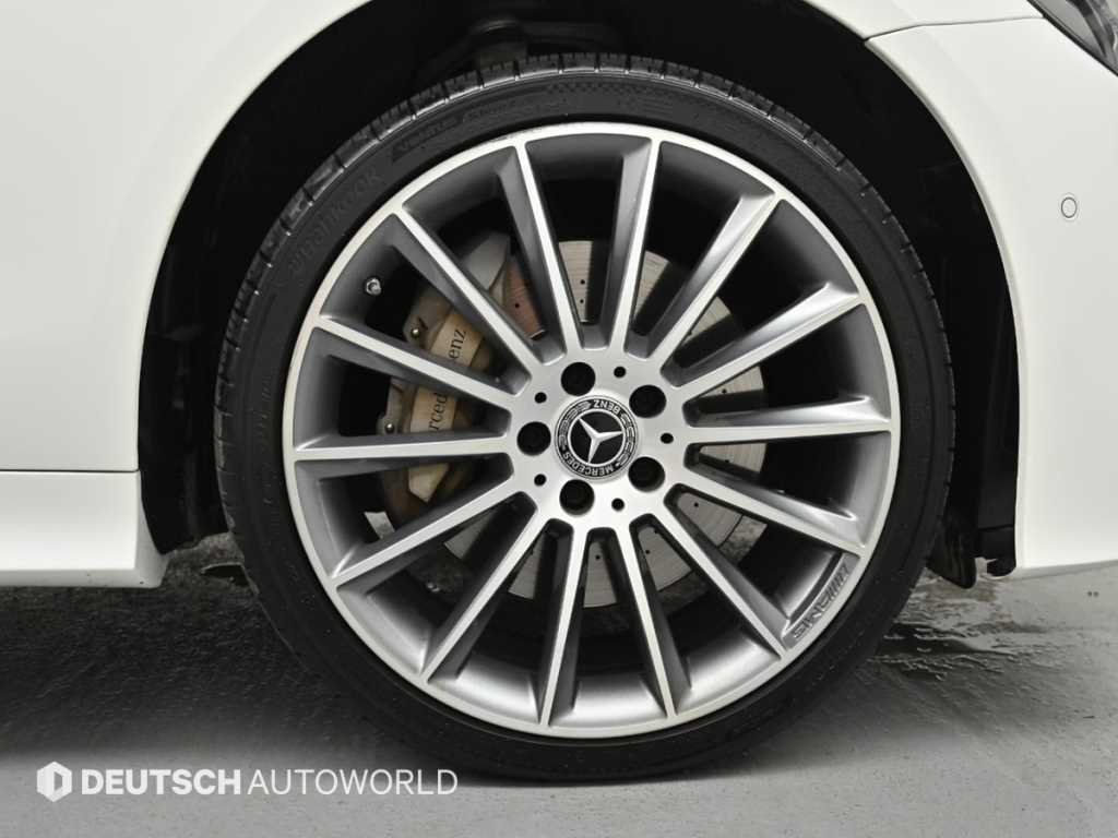 Mercedes Benz E class - Vista 5