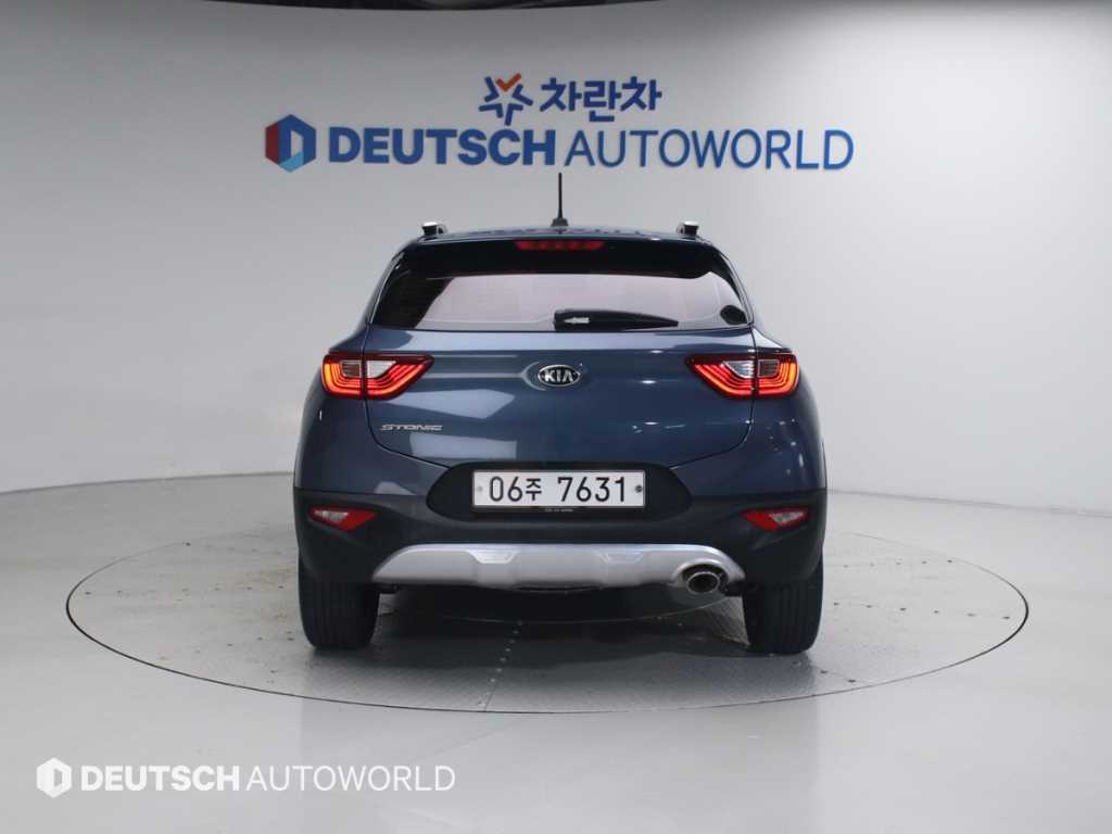 KIA Stonic - Vista 4