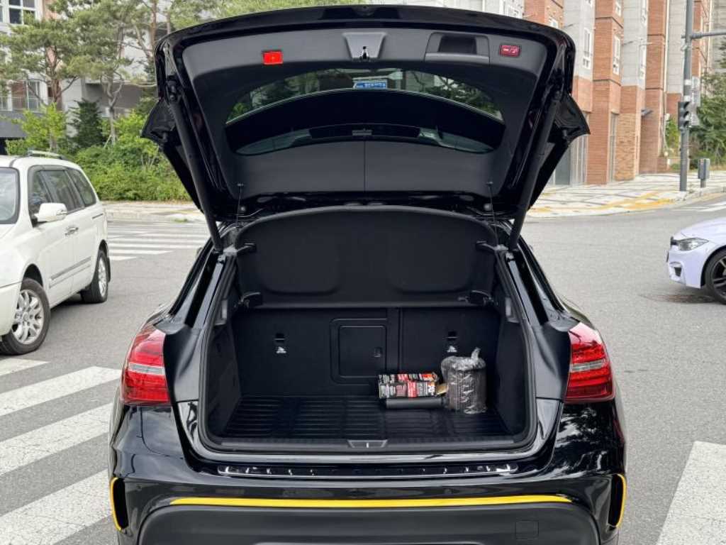 Mercedes Benz GLA Class - Vista 5