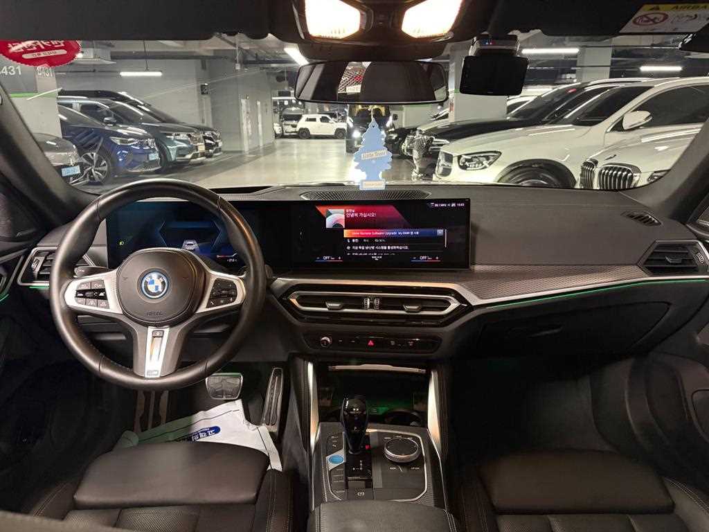 BMW i4 - Vista 5