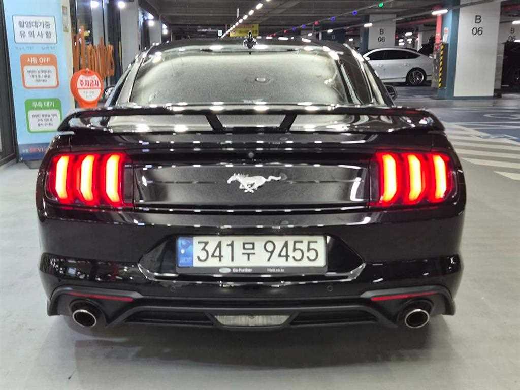 Ford Mustang - Vista 5