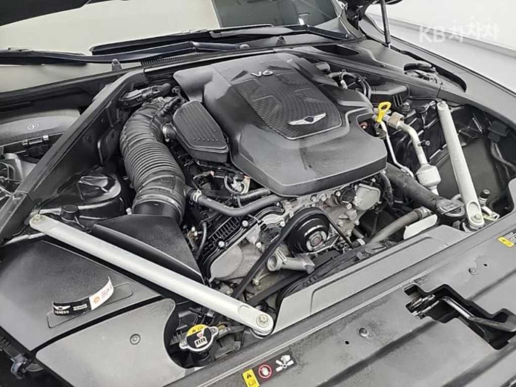 Genesis G90 - Vista 5