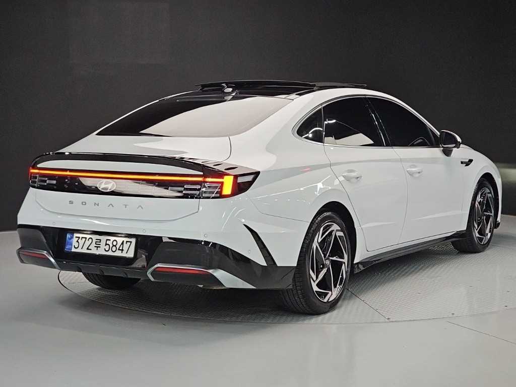 HYUNDAI Sonata - Vista 4