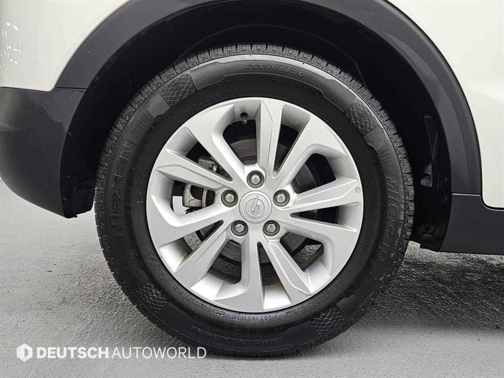 Ssangyong Tivoli - Vista 5