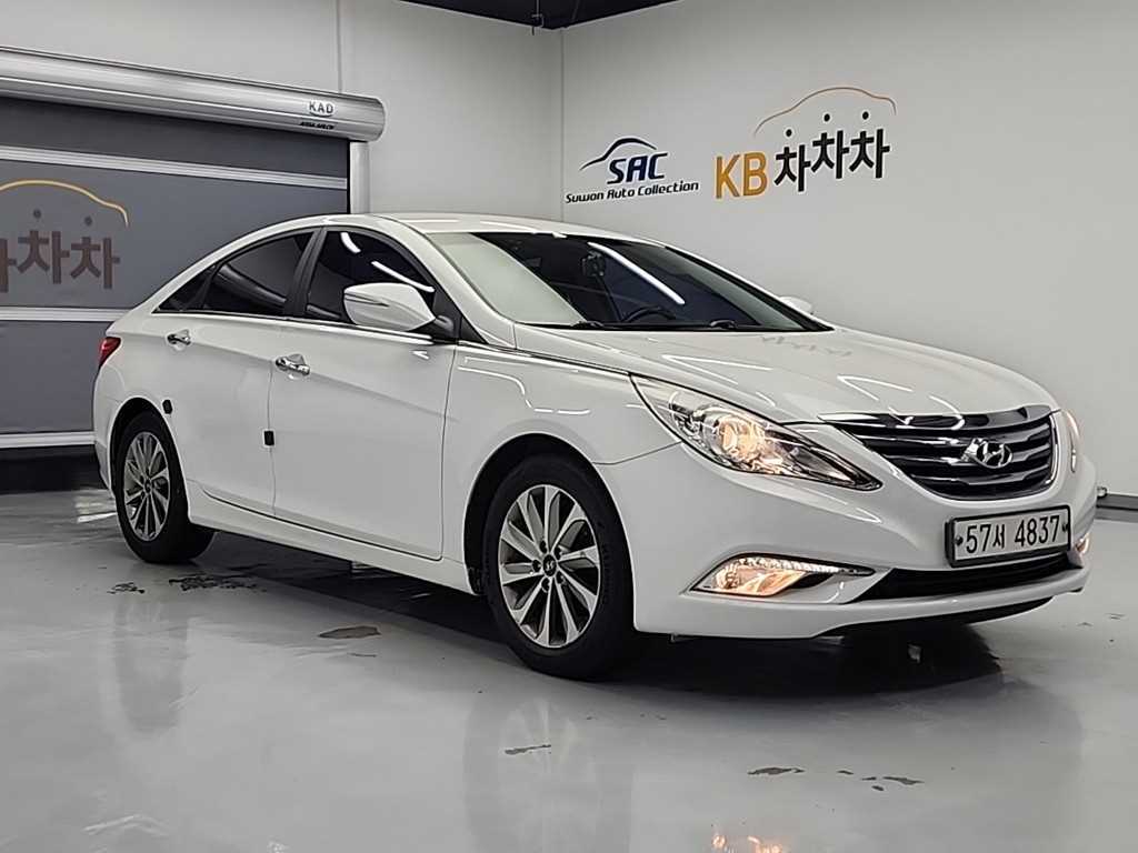 HYUNDAI Sonata - Vista 4