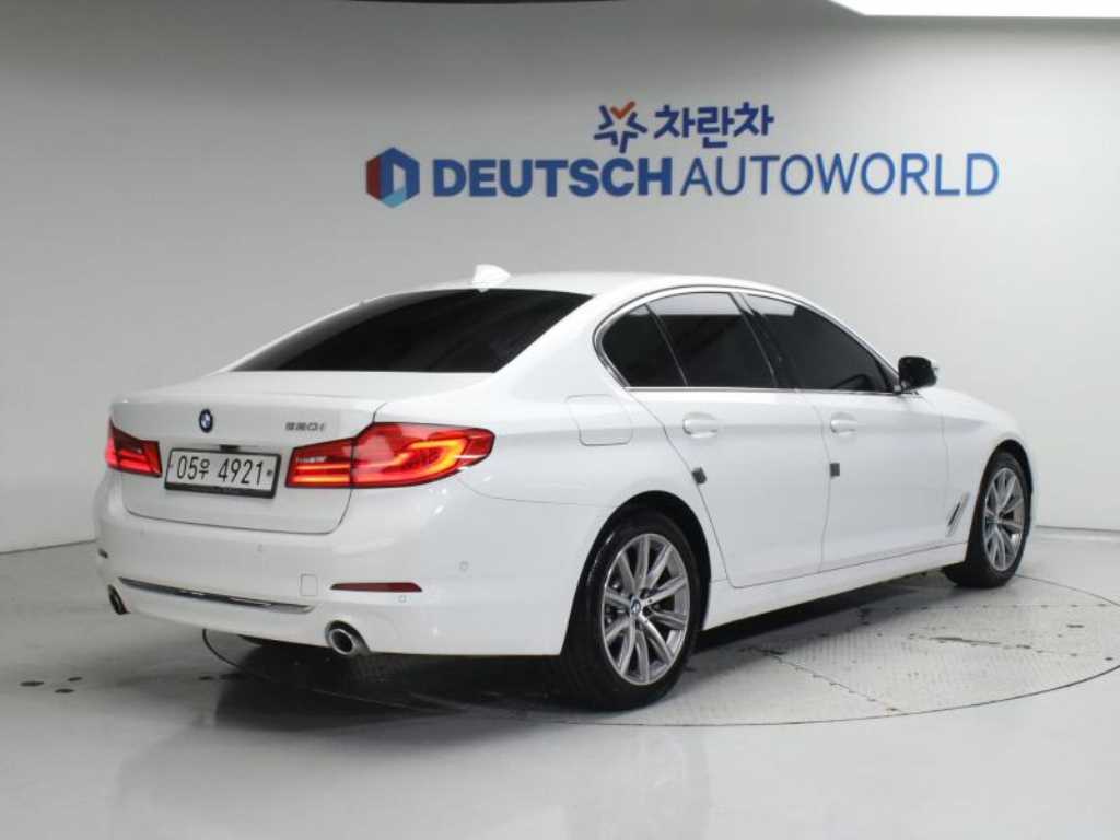 BMW 5시리즈 520i 럭셔리 사진 2/20