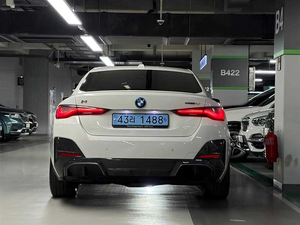 BMW i4 - Vista 4