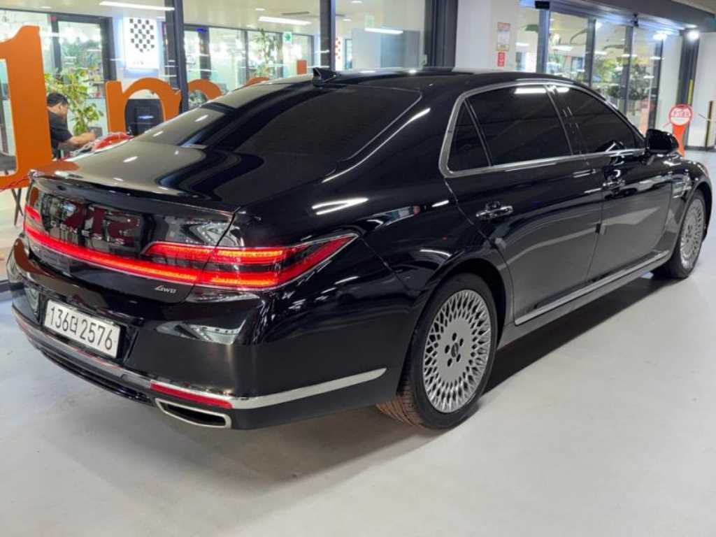 Genesis G90 - Vista 5