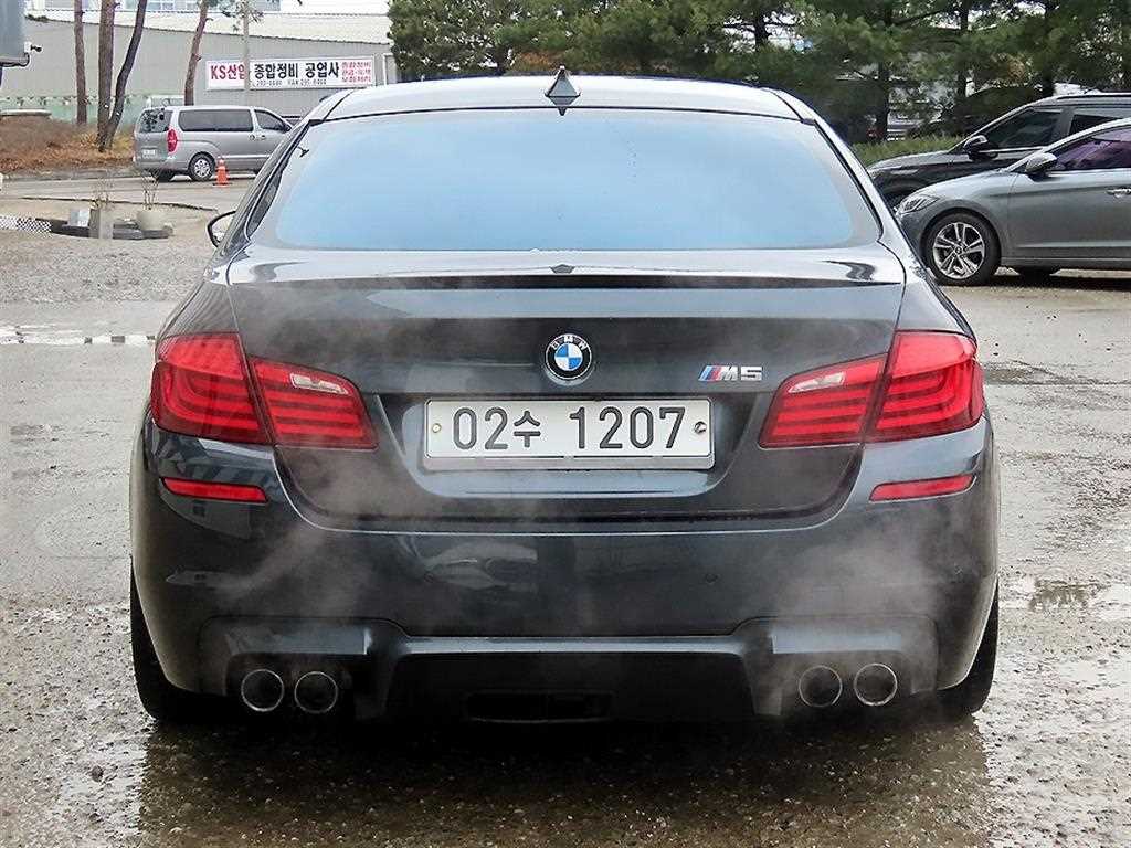 BMW 5 Series - Vista 4