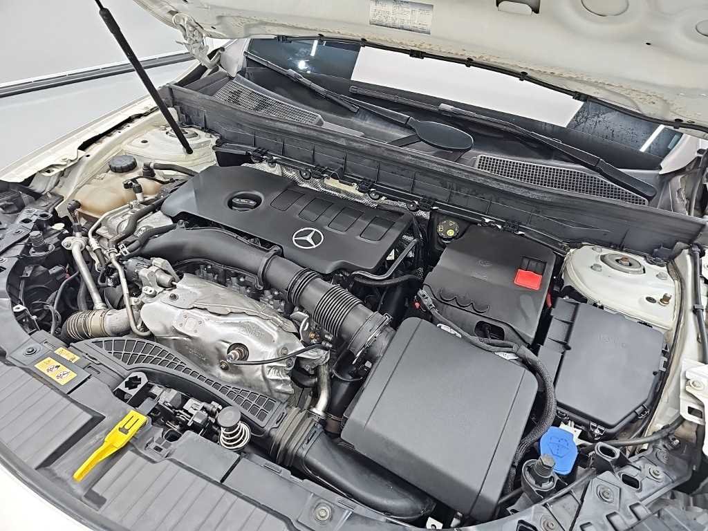 Mercedes Benz GLB Class - Vista 5