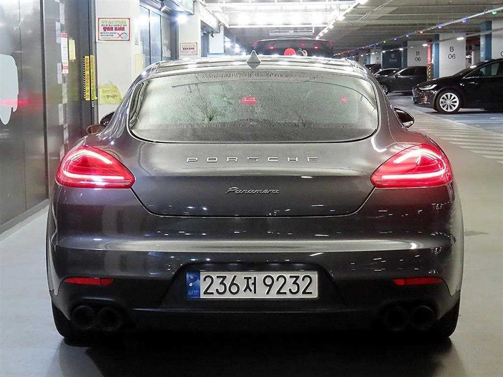 Porsche Panamera - Vista 5