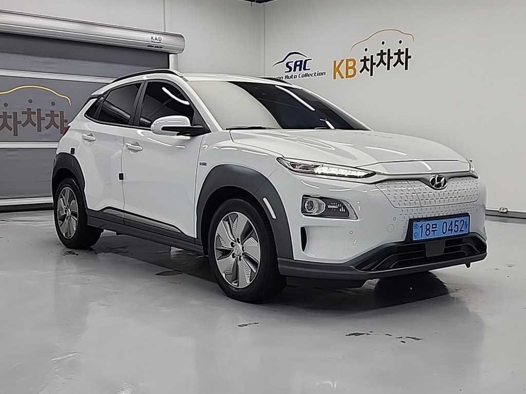 HYUNDAI Kona - Vista 4
