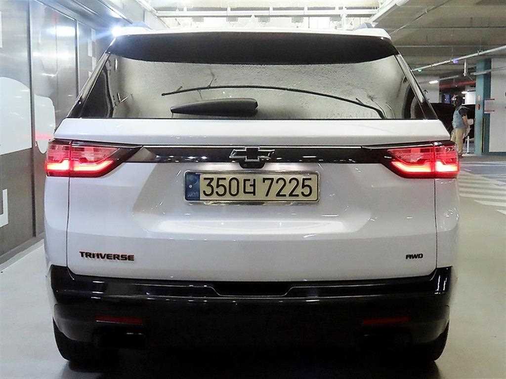 Chevrolet Travers - Vista 5