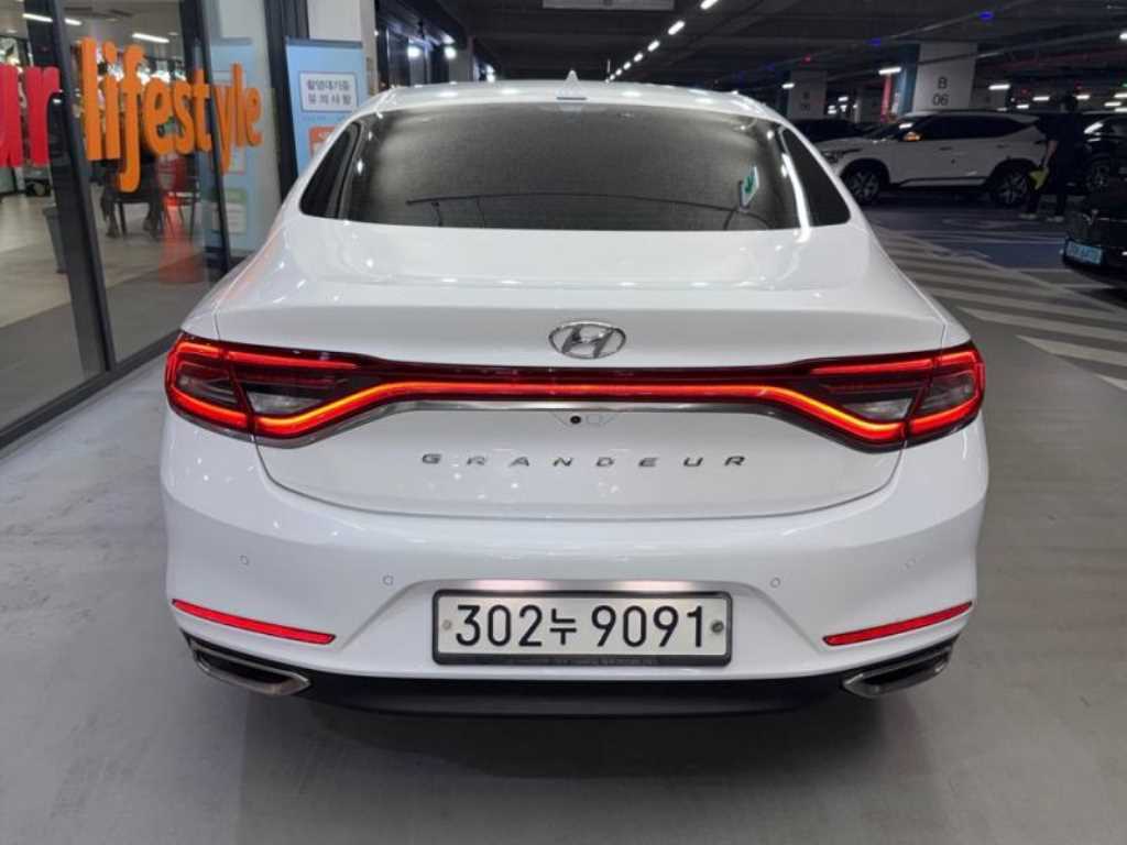 HYUNDAI Grandeur - Vista 5