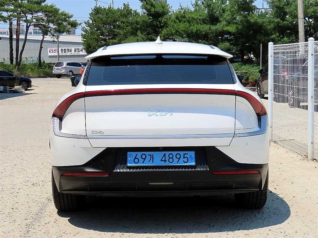 KIA EV6 - Vista 4